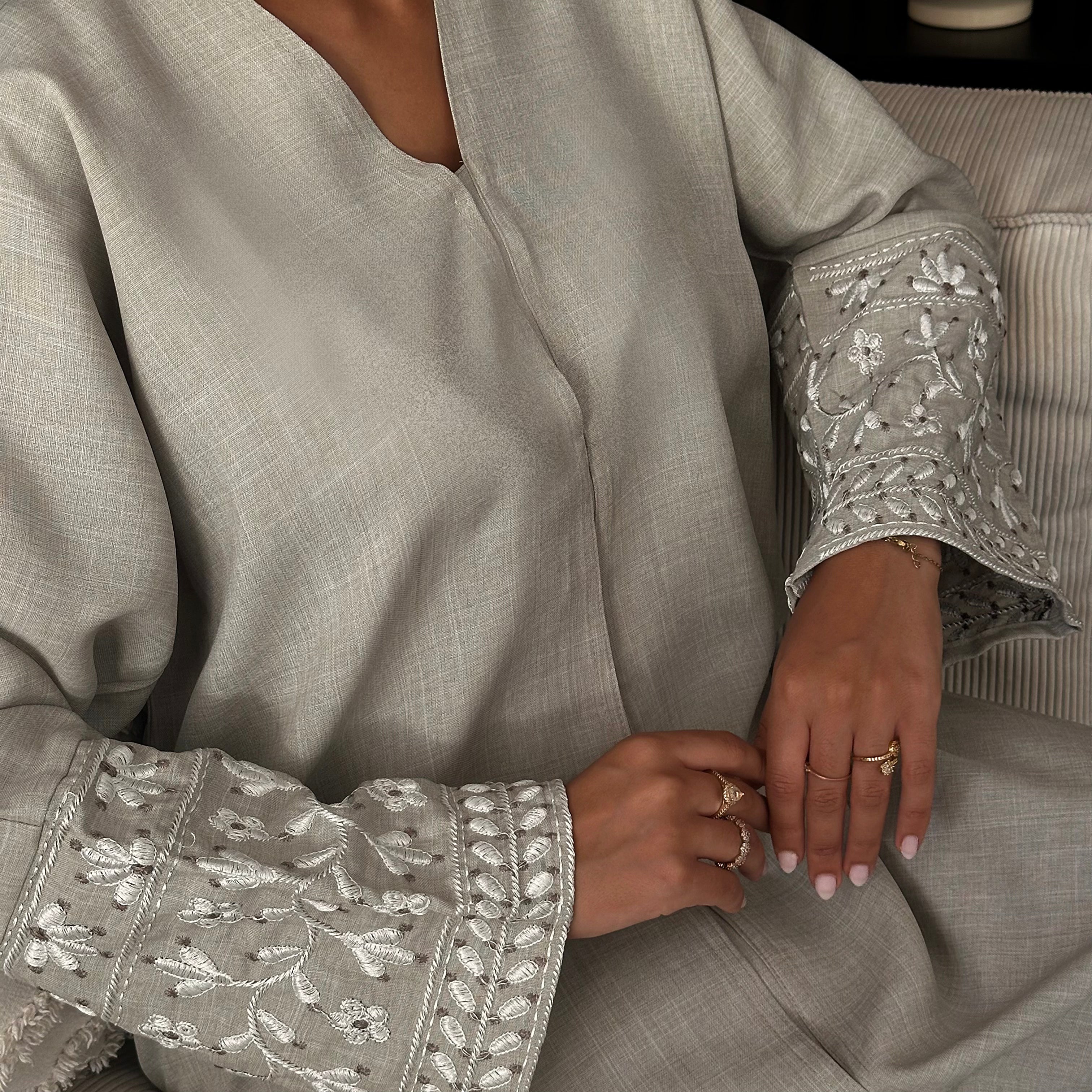 CREAM LIN BRODÉE ABAYA