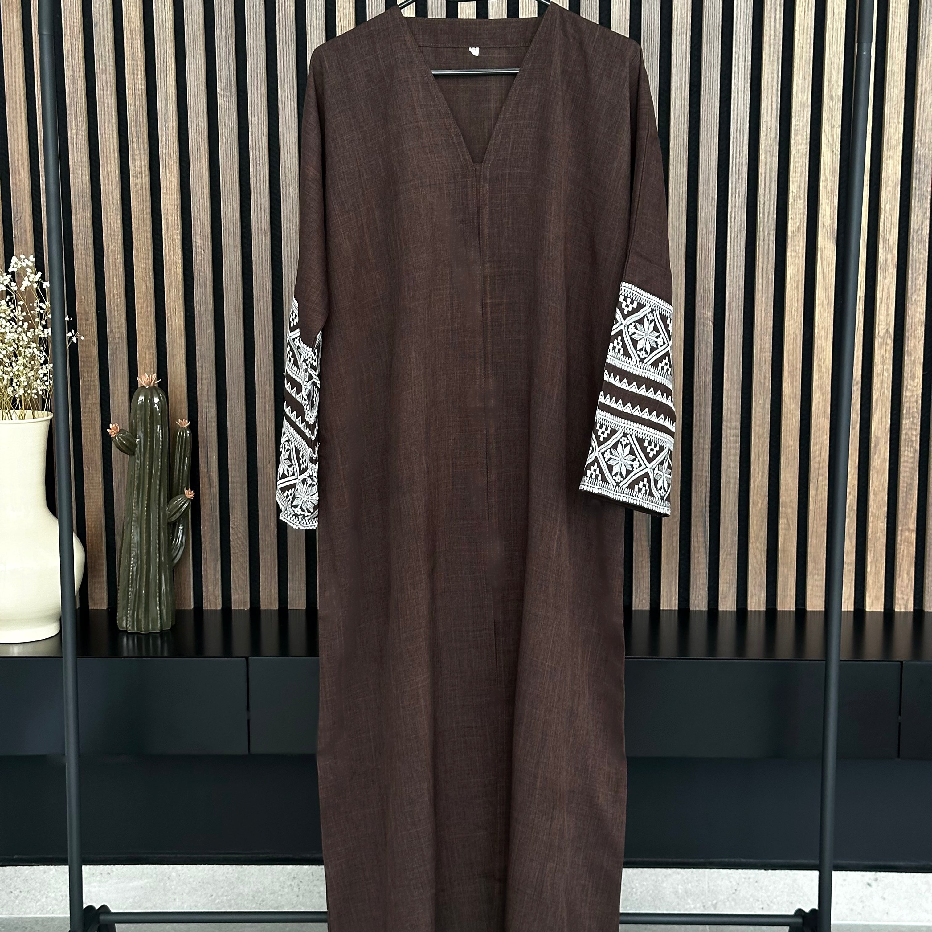 CHOCOLATE LIN BRODÉE ABAYA